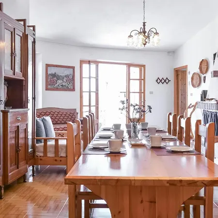 Hotel Lovely In With House A Mountain View Arbus